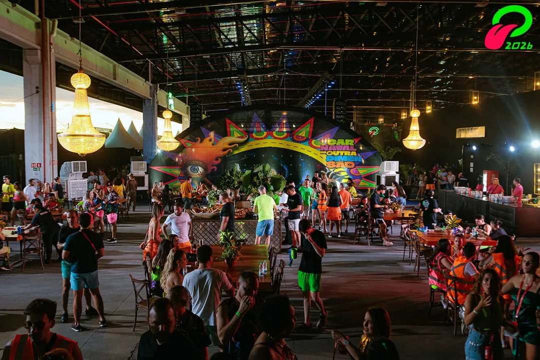 Megaestrutura de palco e iluminação do Carnaval de Votuporanga